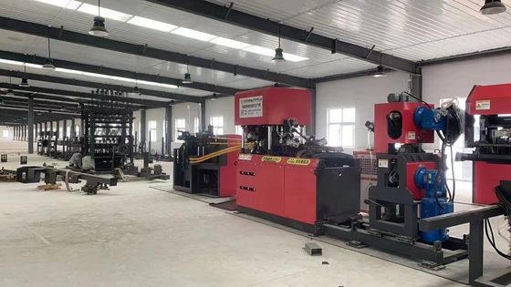 Betrouwbare werking van de stalen lasmachine met AC 380V 50Hz stroomtoevoer