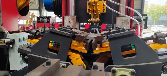 ≤ 18000 kg Weldmachine voor de opheffing van rebars Diameter van de hoofdstaaf 6-12 mm Scheermotorvermogen 11kw